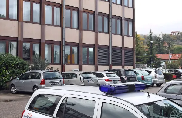 Policisti in kriminalisti so jeseni 2013 opravili vrsto hišnih 
preiskav.