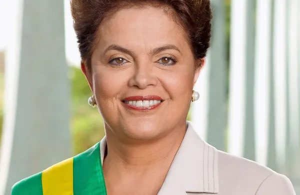 Brazilski senat je  izglasoval začasno odstavitev predsednice 
države Dilme Rousseff.