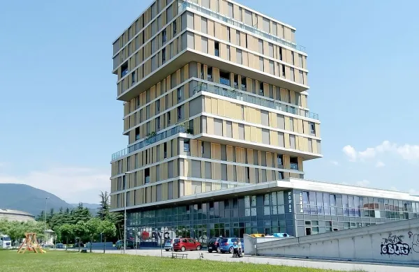 Stečajni upravitelj je na dražbi prostorov v Cedri zaslužil 
skoraj 2,3 milijona evrov. 