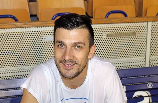 Slovenski odbojkarski reprezentant Mitja Gasparini bo v 
naslednji sezoni igral v Južni Koreji. Tam je namreč uspešno 
prestal preizkušnjo in bom eden od osmih tujcev, ki so 
prepričali predstavnike korejskih klubov.