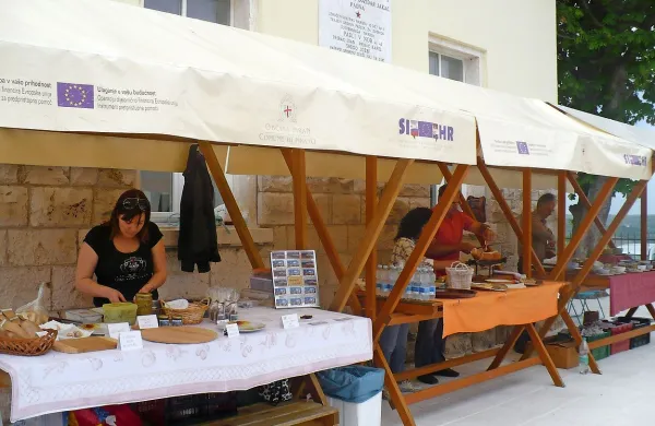 Občina Piran je z evropskimi sredstvi prenovila kulturni dom 
v Padni. Prav tu je osrednje prizorišče ob obisku  gostov s 
križark.