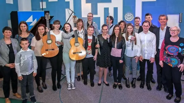 Trobentačica Elisa Gerolimetto rada riše, se ukvarja športom, 
druži s prijateljicami in zlasti igra trobento. 
