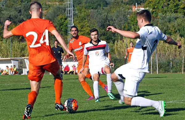 Boj za obstanek med Ankaranom (oranžni) in Tolminom je vse 
ostrejši.