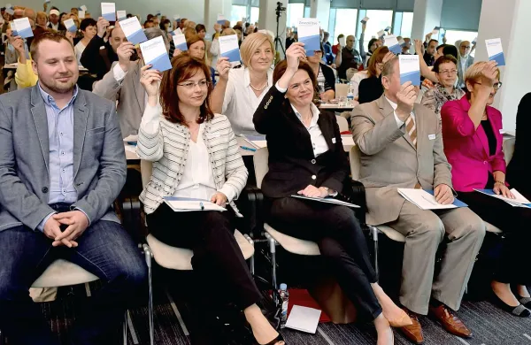 Zavezništvo Alenke Bratušek (ZaAB) se je na današnjem 
kongresu preimenovalo v Zavezništvo socialno-liberalnih 
demokratov. 