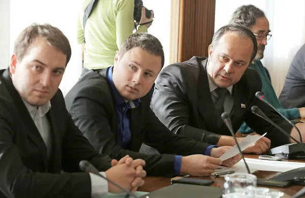 Stranka SDS ima po odhodu Andreja Čuša (levo) še 20 
poslancev.