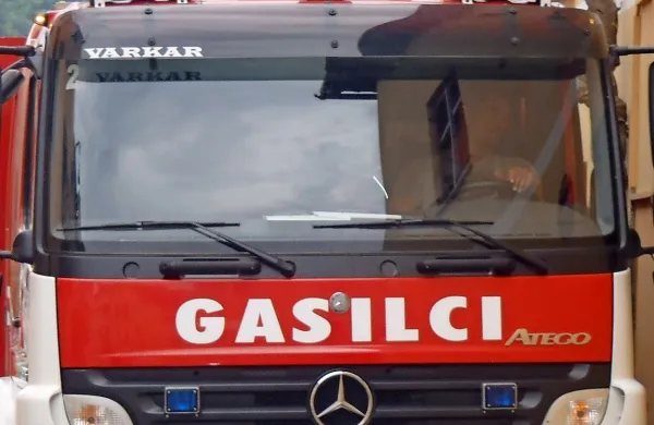 V Povžanah zagorel senik