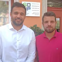 Seit Demiri, predsednik Študentske organizacije Univerze na 
Primorskem (levo), in Gregor Gulič, predsednik Obalne 
dijaške skupnosti