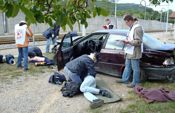 Tako je potekalo preverjanje ekip prve pomoči leta 2008 v 
Povirju.