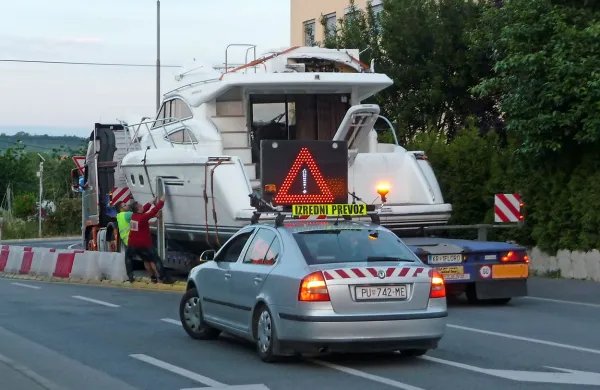Pre&scaron;iroka za izolske ceste?