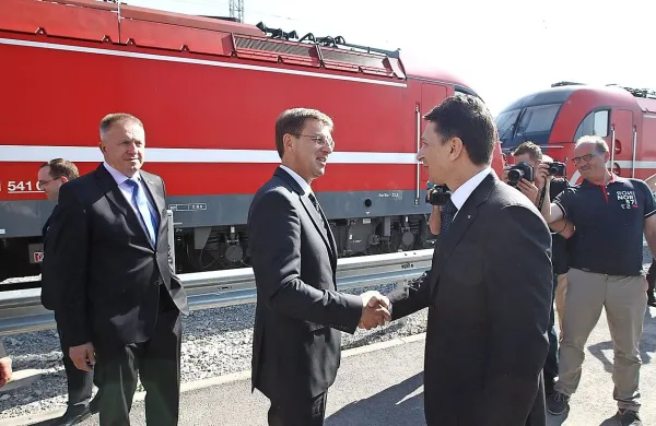 Cerar napoveduje zasaditev prve lopate za gradnjo drugega tira v tem mandatu