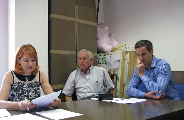 Olga Franca s podpredsednikoma SLS Koper Ivanom Deklevo (v sredini) in Draganom Sadžakom. 