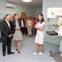Že pred rezanjem traku so opravili enajst mamografij