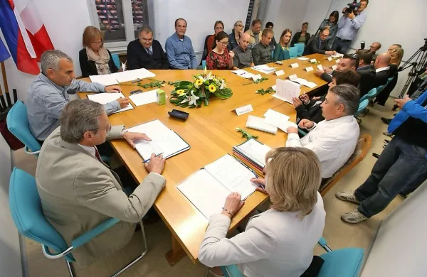 Prostori, kjer sedaj potekajo seje občinskega sveta, bodo postali last Občine Ankaran.