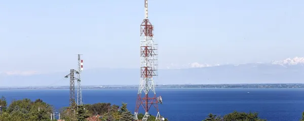 Butalske zgodbe o motenju sosedovih  radijskih frekvenc