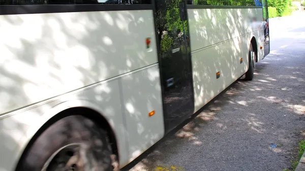 V Avrigu so potrdili, da so kriminalisti preiskali enega od njihovih avtobusov.