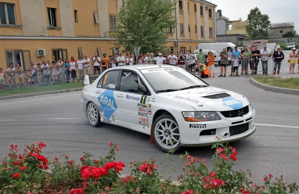 Tako kot na arhivski fotografiji iz leta 2009 bo tudi tokrat v 
Ajdovščini favorit Idrijčan Darko Peljhan.