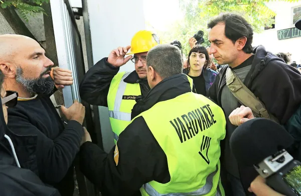 V Rogu napeto, uporabniki nasprotujejo ru&scaron;enju
