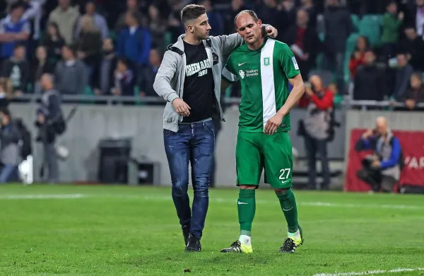 Aris Zarifović (desno) v družbi z nekdanjim Olimpijinim 
soigralcem Andražem Šporarjem.