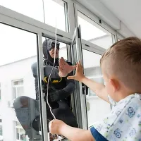 Superheroji so presenetili otroke v bolni&scaron;nici