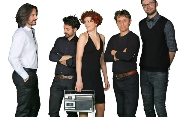 V piranski Cafe teater prihajajo Radio Mondo. 