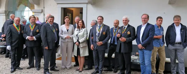 Številne vinske viteze je za pokušino teranov v Štanjelu gostil 
župan Marko Bandelli.