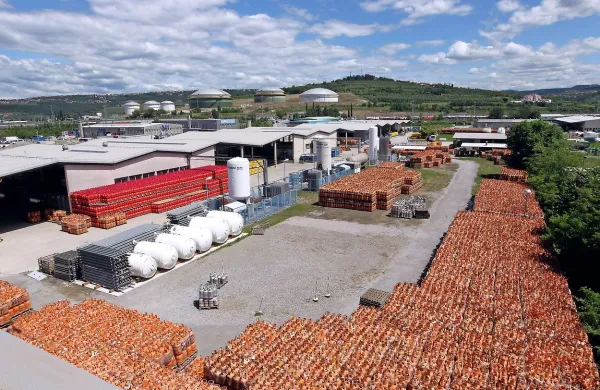 Uprava koprskega Istrabenza je podpisala pogodbo o prodaji 51-odstotnega deleža v družbi Istrabenz plini z družbo 
SIAD iz italijanskega Bergama.