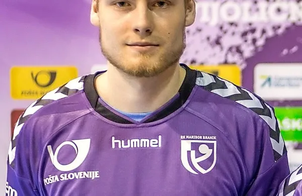 Andraž Velkavrh: “V Mariboru  bodo poleti 
pomladili ekipo, zato se ozirajo za obetavnimi 
mladimi močmi.  Hitro smo se dogovorili za 
prestop.”