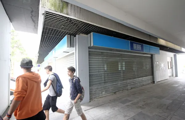 Mestna občina je uresničila napoved in na dražbi za 231.000  
evrov kupila prostore nekdanjega Mega centra v središču 
Nove Gorice ob trgovski hiši