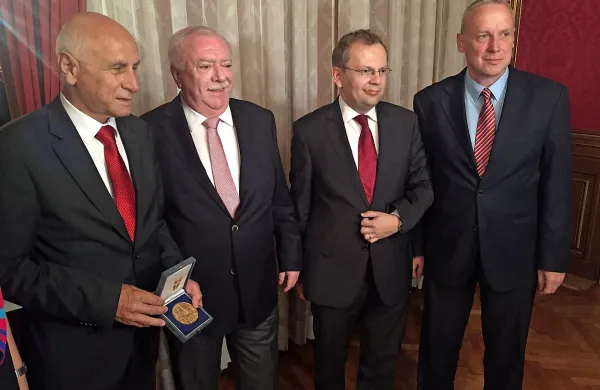 Bri&scaron;ke če&scaron;nje za dunajskega župana