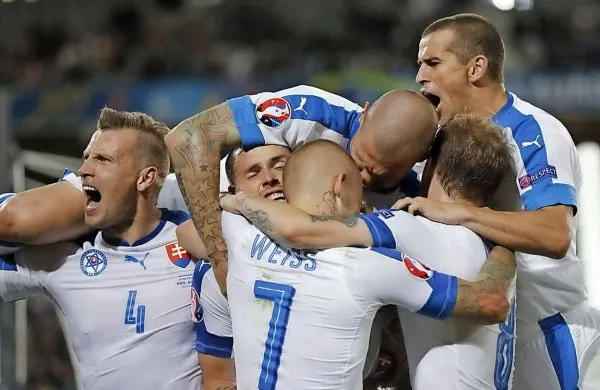 Slovaki  so se proti Rusom razveselili prve zmage na evropskem prvenstvu.