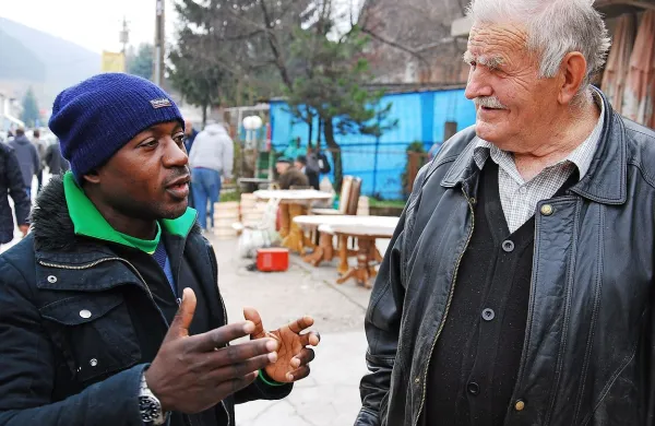 7. Festival migrantskega filma je sinoči v Kinodvoru odprl 
dokumentarec Želimirja Žilnika Destinacija Srbistan. 