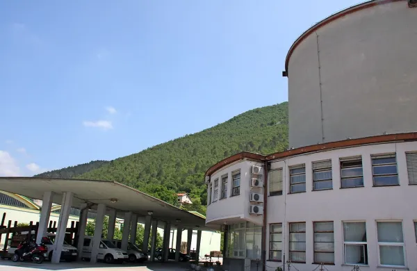 Za najem ali nakup premoženja Agroinda v stečaju je precej 
zanimanja, odločitev pa bo znana kmalu, je ob današnjem 
izteku roka za zbiranje interesa povedal stečajni upravitelj 
Andrej Perdan.