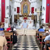 V Kopru so obiskovalce popeljali na   Potovanje skozi Carpacciovo mojstrovino. Beneški slikar 
Vittore Carpaccio je v Koper prispel leta 1516 in  istega leta naslikal oltarno podobo Marija in 
dete na prestolu s šestimi svetniki. Enega od stebrov koprske kulturne dediščine je zbranim 
v koprski stolnici predstavil Edvilijo Gardina iz Pokrajinskega muzeja Koper.   
