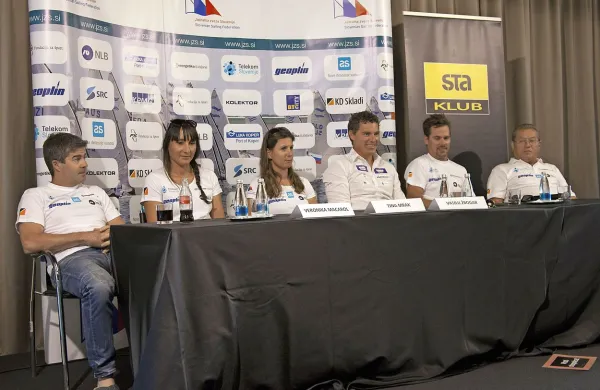 Udeleženci predstavitve jadralne olimpijske ekipe v Ljubljani.