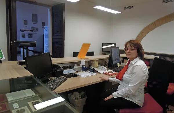  Informacijska služba v koprskem muzeju je zgledno urejena, 
vstopnice pa so enako ovrednotene ne glede na to, ali muzej 
obiščejo domačini ali tujci. 
