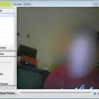 V nekaterih  primerih  je 18-letni Ljubljančan   zajel  fotografije 
oškodovancev in njihovega početja  za  računalnikom.
