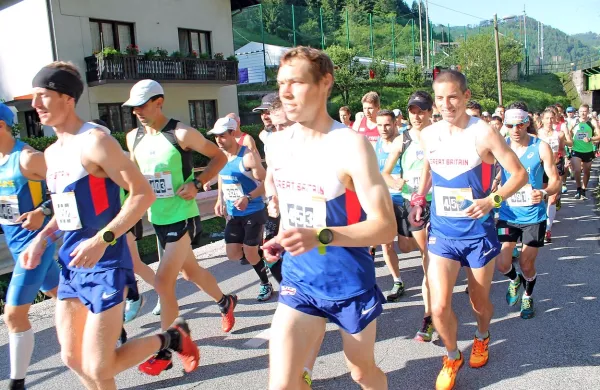 Glavni junak  gorsko-tekaškega praznika v Podbrdu je bil 
bronasti na SP, Mitja Kosovelj (v zelenem).