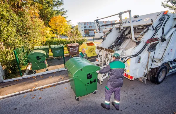 Smetarina se bo na Goriškem 1. julija podražila le za občane 
štirih, morda petih  občin, v Šempetru in Vrtojbi pa ne. Tam 
župan Milan Turk vztraja, da podražitev ni potrebna. 