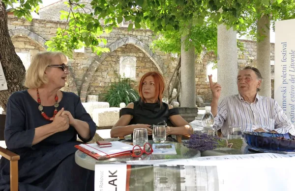 Predstavo Blak so predstavili Irena Urbič, Gordana Jeromela 
Kaić in Irena Urbič. 