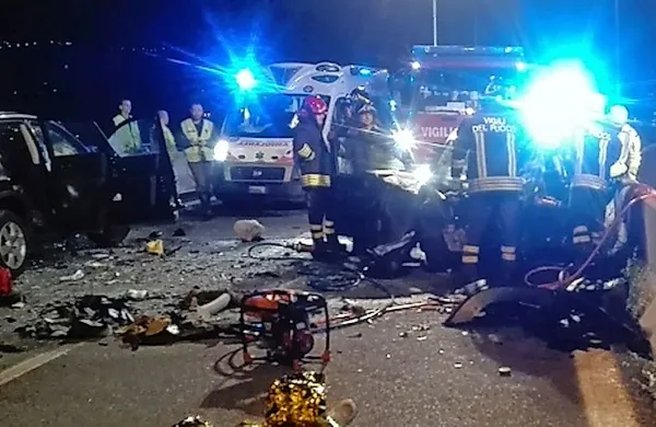 Tržaška obvoznica je bila v nedeljo prizorišče najhujše 
prometne nesreče zadnjih let na Tržaškem. 