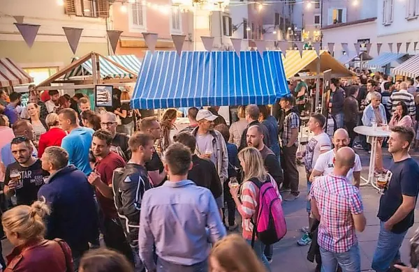 Letos se festival mikropivovarjev širi še na Staničev trg.