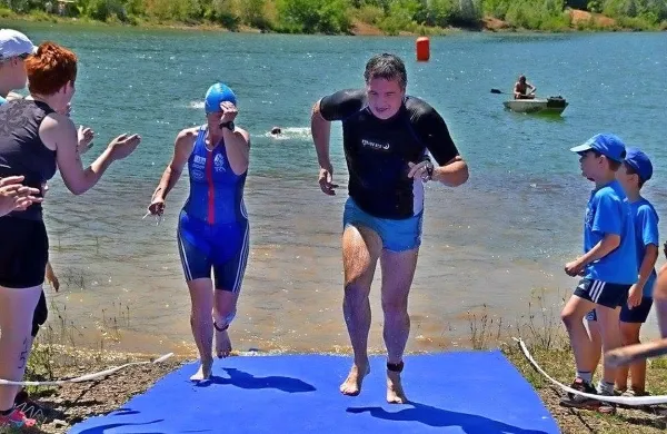 Na sprint kros triatlonu Vogršček se je pomerilo več kot 70  
tekmovalcev.