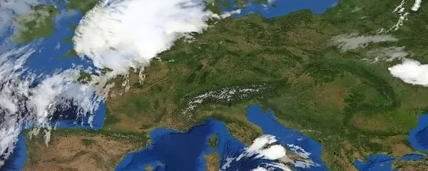 Nad večjim delom Evrope je soliden anticiklon.