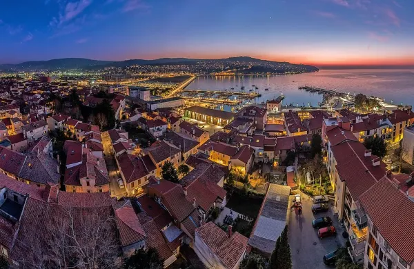Koper se je velikokrat znašel v fotoobjektivu priznanega 
koprskega fotografa Jake Ivančiča.
