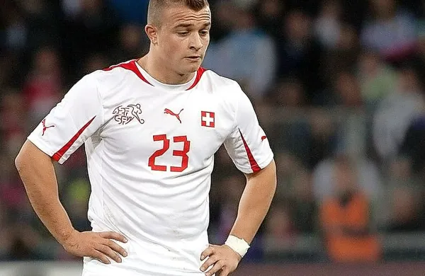 Xherdan Shaqiri je s škarijcami z roba kazenskega prostora 
poskrbel za enega najlepših zadetkov tega EP, kar pa Švici ni 
pomagalo, da bi se prebila v četrtfinale.