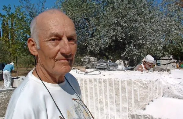 Umrl je Vladimir Makuc.