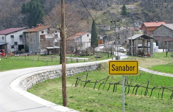 Prebivalci Sanabora so jezni, ker jih niso obvestili o okvari 
vodovoda.  