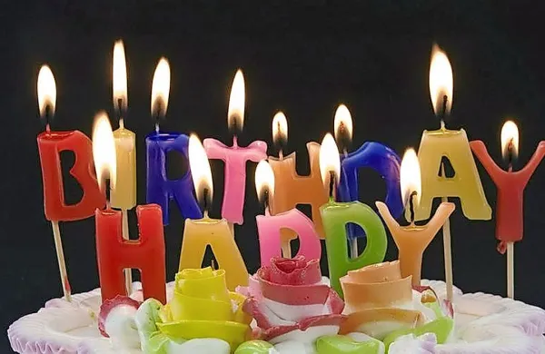 Rojstnodnevno pesem Happy Birthday (Vse najboljše za te) 
naj bi konec 19. stoletja spesnila Patty Hill, vzgojiteljica v 
otroškem vrtcu v Kentuckyju,