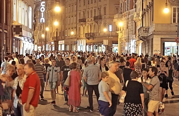 Noč popustov v Trstu