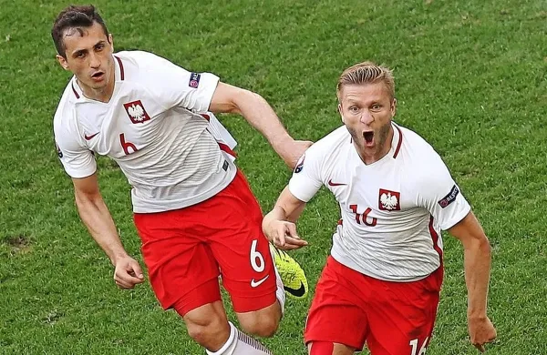 Jakub Blaszczykowski (desno) je z dvema goloma najboljši 
strelec Poljakov na tem evropskem prvenstvu.